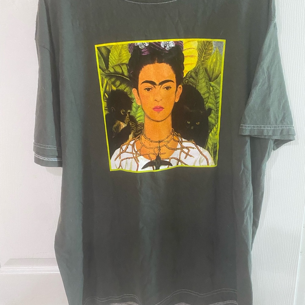 Frida Kahlo Graphic Tee Self-Portrait with Monkeys L NWT